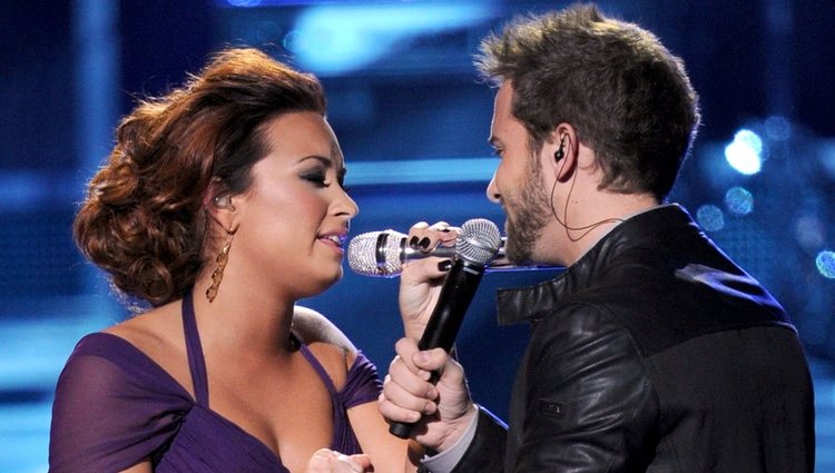 Demi Lovato y Pablo Alborán interpretan 'Solamente tú' en los premios Grammy Latino 2011