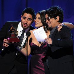 Álex Ubago, Lena y Jorge recogen su premio Grammy Latino 2011