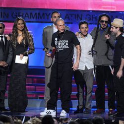 René de 'Calle 13' recoge uno de sus nueve premios Grammy Latino 2011