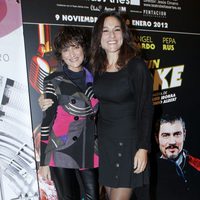 Ana García Lozano e Isabel Serrano en el estreno de 'Karaoke'