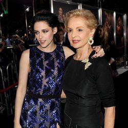 Kristen Stewart y Carolina Herrera en el estreno de 'Amanecer. Parte 1' en Los Ángeles