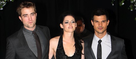 Robert Pattinson, Kristen Stewart y Taylor Lautner en el estreno de 'Amanecer. Parte 1' en Londres