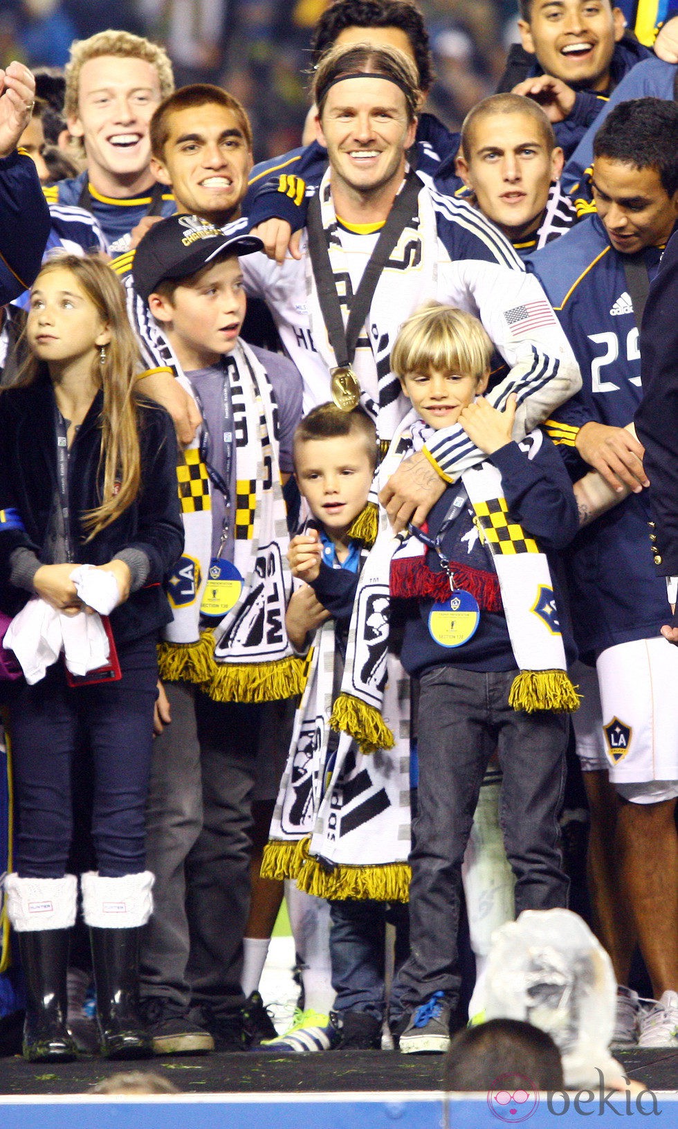 David Beckham junto a sus hijos celebrando el título de campeón de liga