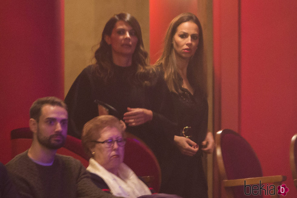 María José Suárez y Eva González en el concierto de Pastora Soler