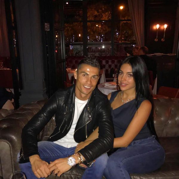 Cristiano Ronaldo y Georgina Rodríguez disfrutando de una cena