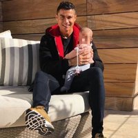 Cristiano Ronaldo con su hija Eva en brazos