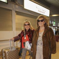 María Teresa Campos y Carmen Borrego en el aeropuerto rumbo a Nueva York para grabar 'Las Campos'