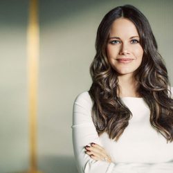 Sofia Hellqvist celebra su 33 cumpleaños con una foto oficial