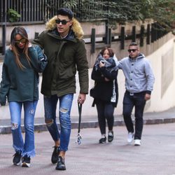 Gloria Camila, Kiko Jiménez, Rocío Flores y José Fernando paseando por Madrid