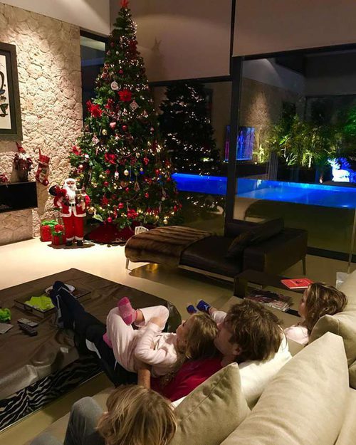 Carolina Cereuela prsumiendo de familia y de su árbol de Navidad