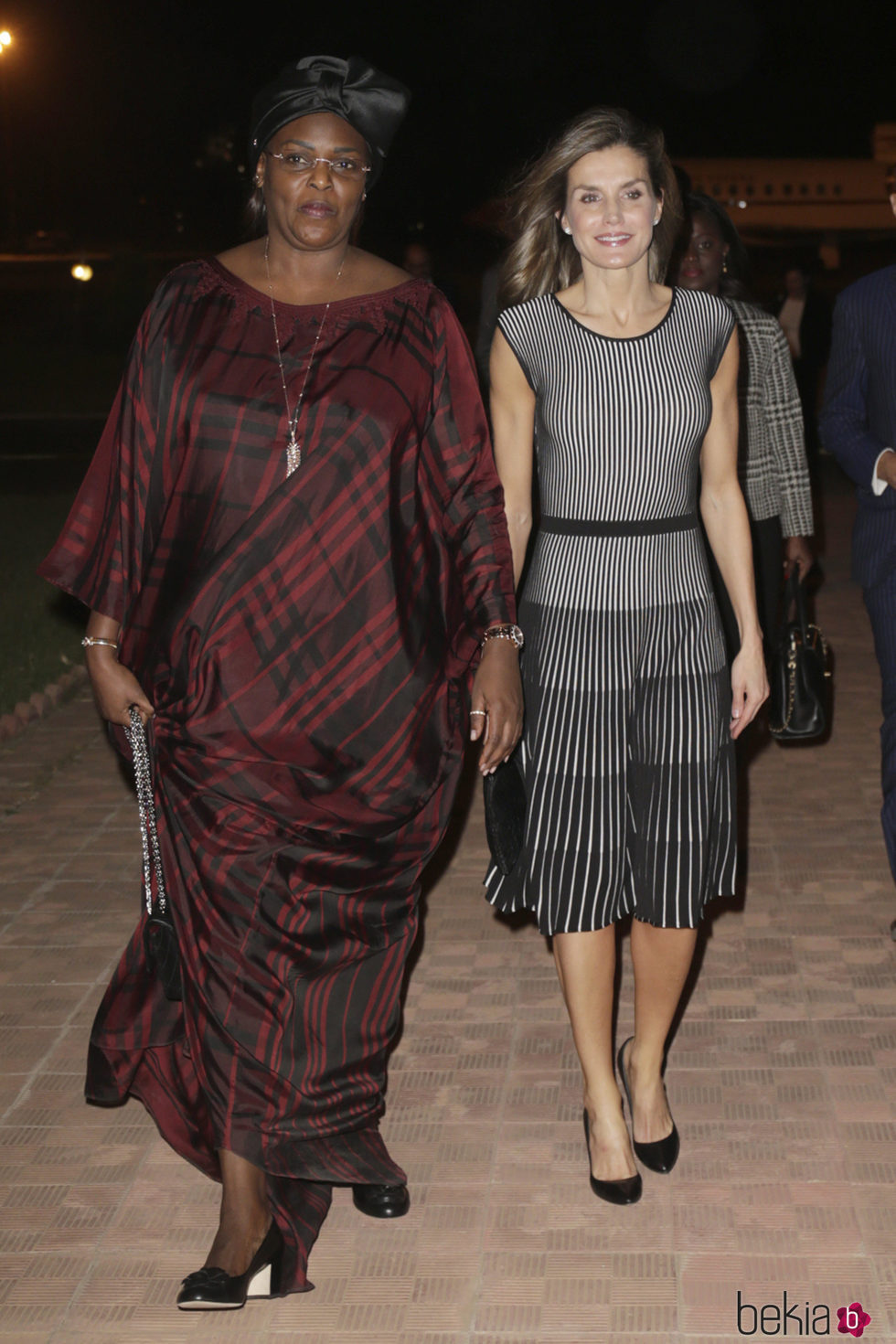 La Reina Letizia y la Primera Dama de Senegal en Dakar