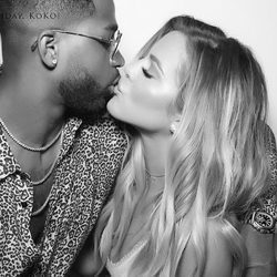 Khloe Kardashian y Tristan Thompson besándose