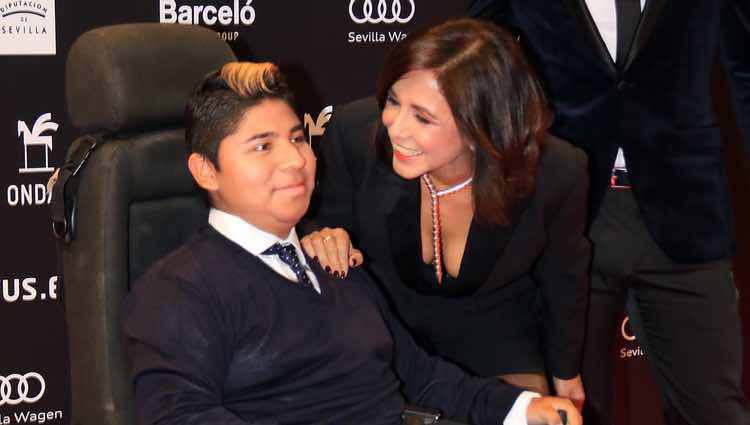 Isabel Gemio con su hijo Gustavo en los Premios Ondas 2017