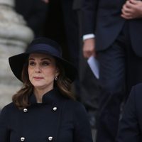 Kate Middleton y el Príncipe Guillermo en el aniversario del incendio de la Torre Grenfell