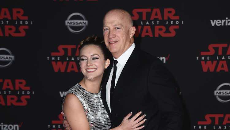 Billie Lourd y Bryan Lourd en el estreno de 'Star Wars: Los últimos Jedi' en Los Angeles