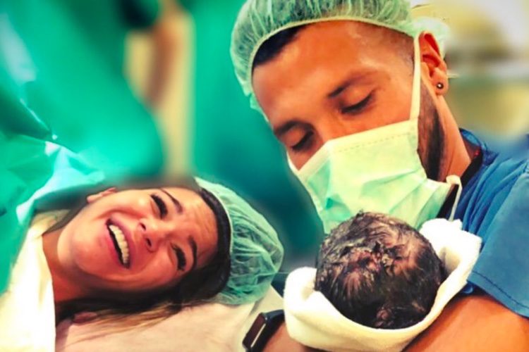Primera imagen de Tamara Gorro y Ezequiel Garay con su hijo Antonio recién nacido
