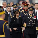 Carlos Gustavo y Silvia de Suecia en el funeral de Miguel de Rumanía