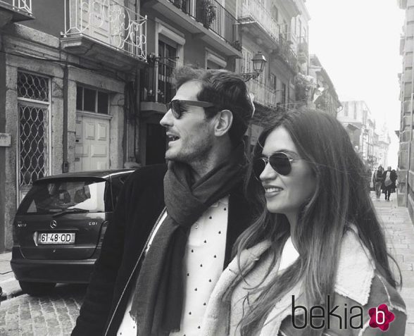 Iker Casillas y Sara Carbonero de paseo 'dominguero' por Oporto