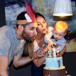 Rudy Fernández y Helen Lindes celebran el primer cumpleaños de su hijo Alan
