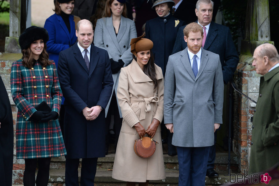 Los Duques de Cambridge, el Príncipe Harry y Meghan Markle en la Misa de Navidad 2017