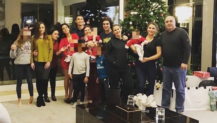 Cristiano Ronaldo junto a su familia en Navidad