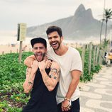 Pelayo Díaz y su novio Andy Mc Dougall en Nochevieja en Brasil
