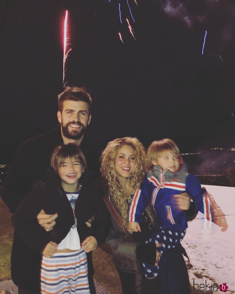 Shakira y Gerard Piqué disfrutando de la Navidad con sus hijos