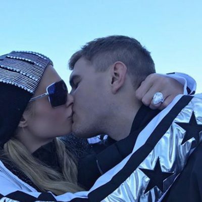 Chris Zylka le pide matrimonio a Paris Hilton