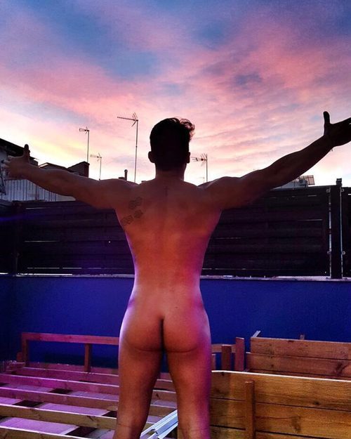 Alberto Santana se desnuda para sus seguidores de Instagram