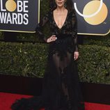 Catherine Zeta-Jones en la alfombra roja de los Globos de Oro 2018