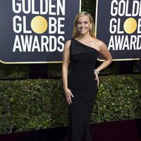 Reese Witherspoon en la alfombra roja de los Globos de Oro 2018