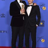 James Franco y Dave Franco con su Globo de Oro 2018 por 'The Disaster Artist'