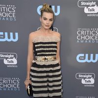 Margot Robbie en la alfombra roja de los Critics Choice Awards 2018