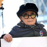 Yoko Ono en la Marcha de las Mujeres en Nueva York