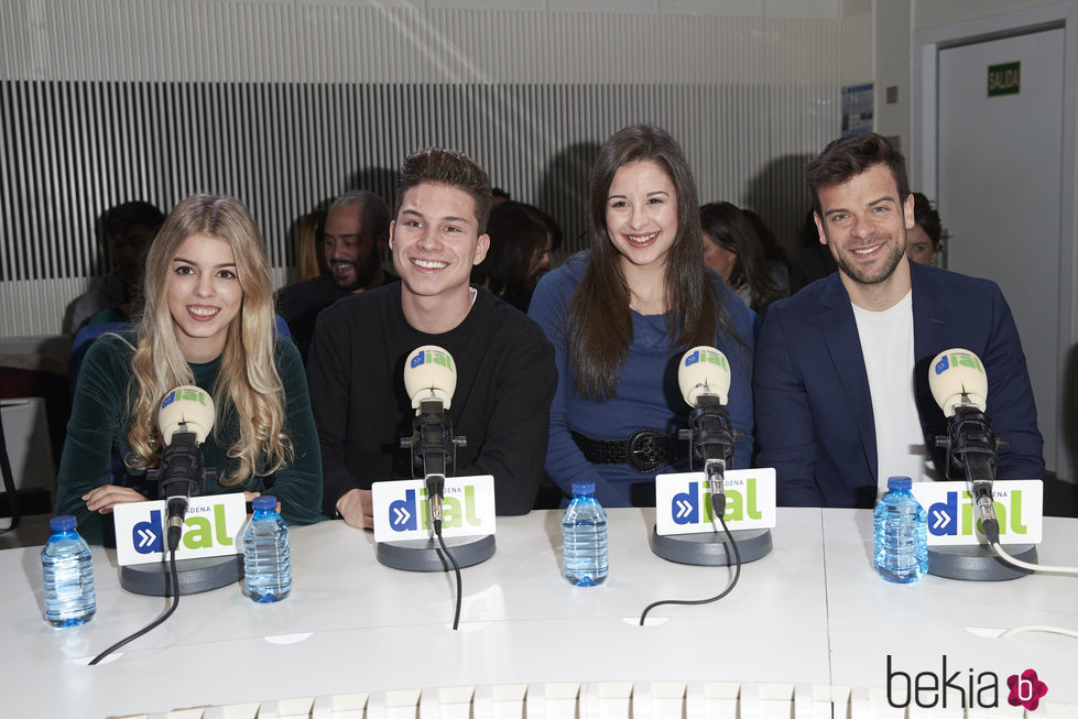 Nerea, Raoul, Thalía y Ricky en la presentación de la XXII edición de los Premios Cadena Dial