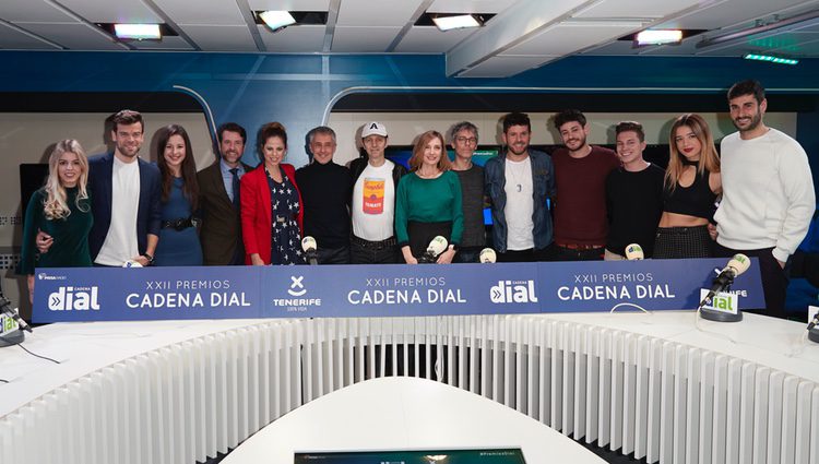 Numerosos artistas en la presentación de la XXII edición de los Premios Cadena Dial