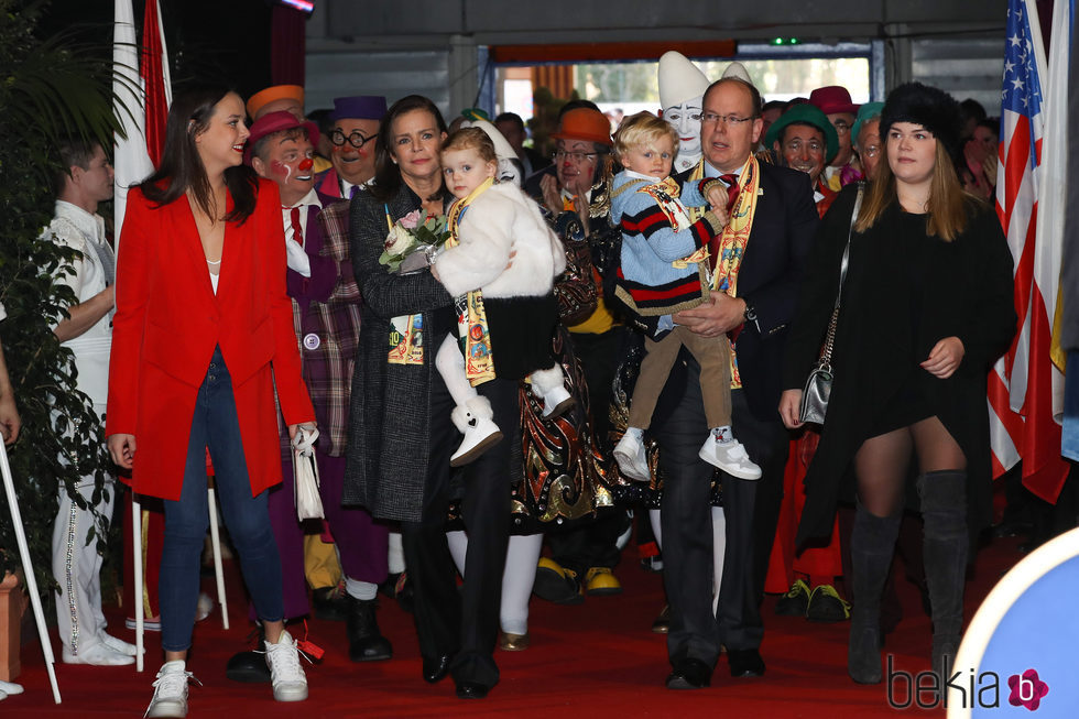 Pauline Ducruet, Estefanía de Mónaco, Gabriella de Mónaco, Alberto de Mónaco, Jacques de Mónaco en el Festival de Circo de Monte-Carlo 2018