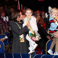 Alberto y Estefanía de Mónaco con los Príncipes Jacques y Gabriella en el Festival de Circo de Monte-Carlo 2018