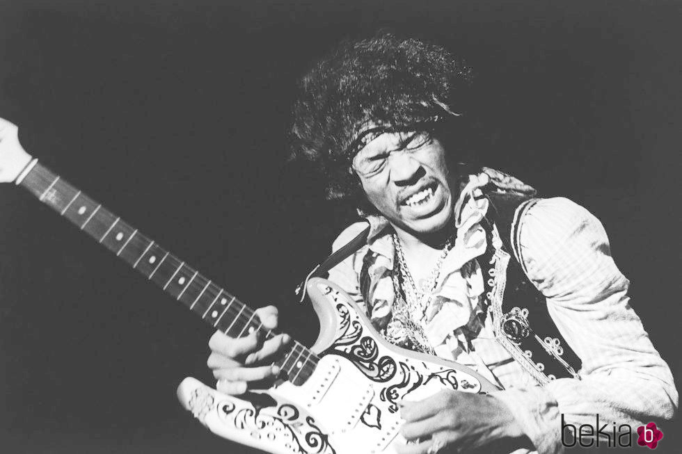 Jimi Hendrix en uno de sus conciertos