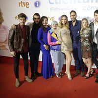 Todos los exconcursantes de 'OT 2017' con Roberto Leal en la premier de la 19 temporada de 'Cuéntame'