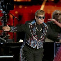 Elton John y Miley Cyrus durante su actuación en los Premios Grammy 2018