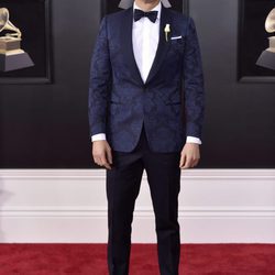 Ryan Seacrest en la alfombra roja de los Premios Grammy 2018