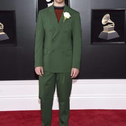 Sam Smith en la alfombra roja de los Premios Grammy 2018