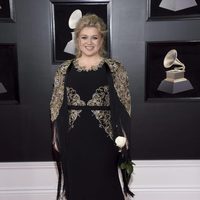 Kelly Clarkson en la alfombra roja de los Premios Grammy 2018