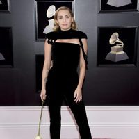 Miley Cyrus en la alfombra roja de los Premios Grammy 2018