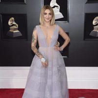 Julia Michaels en la alfombra roja de los Premios Grammy 2018