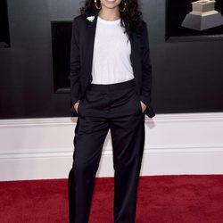 Alessia Cara en la alfombra roja de los Premios Grammy 2018