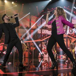 Agoney y Miriam en la actuación de la elección de Eurovisión de 'OT 2017'