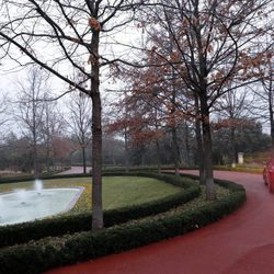Vista del jardín principal de la residencia de los Reyes Felipe y Letizia