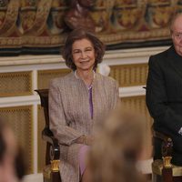 Los Reyes Juan Carlos y Sofía en la entrega del Toisón de Oro a la Princesa Leonor